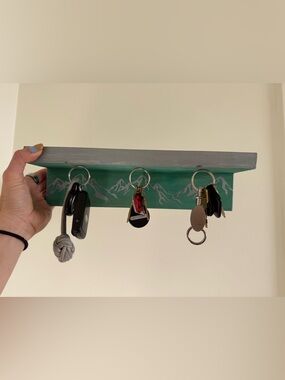Wall-Mounted Magnetic Key Holder Floating Shelf (holds three keys)